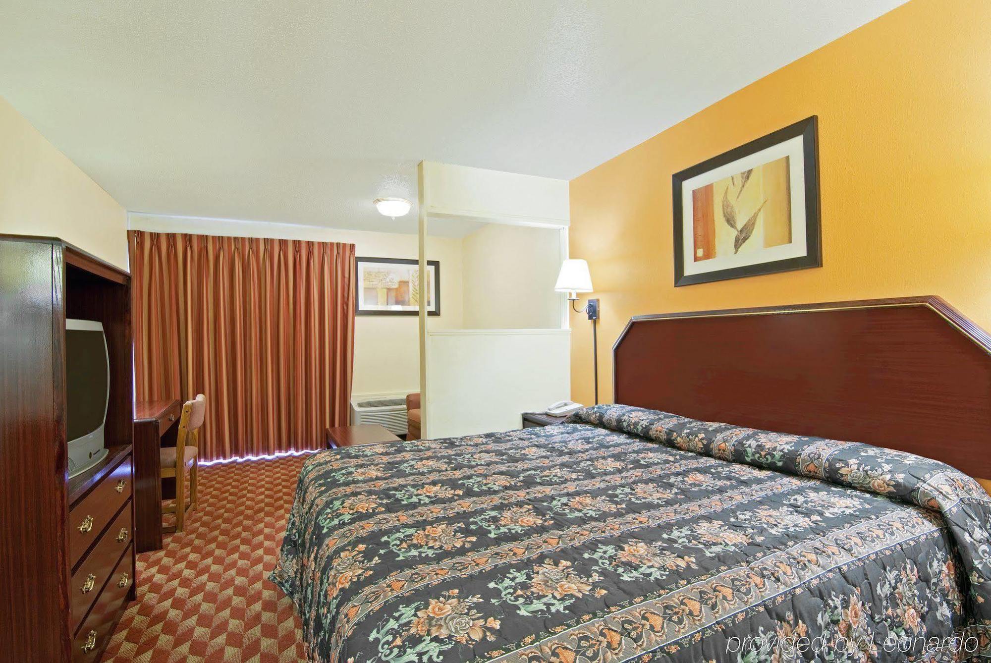 Executive Inn & Suites Prescott Room photo